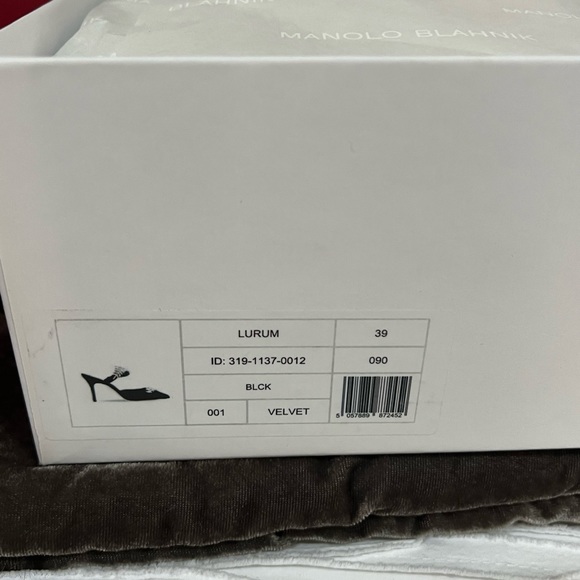 NIB Manolo Blahnik Lurum Crystal Embellished Black Velvet Mules Sz 39 - Picture 7 of 8